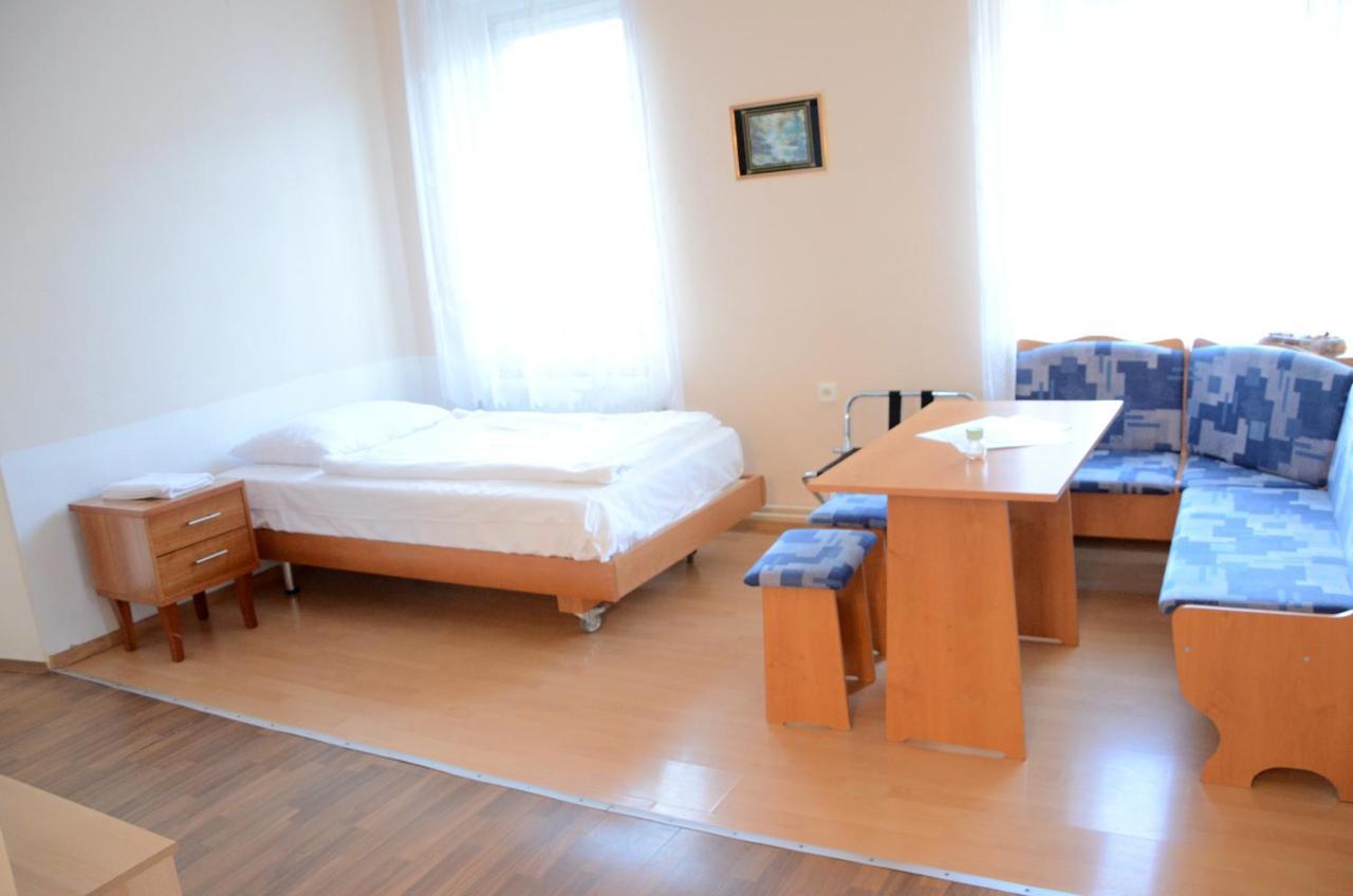 Penzion Mlynicky Dvur Cervena Voda Ngoại thất bức ảnh